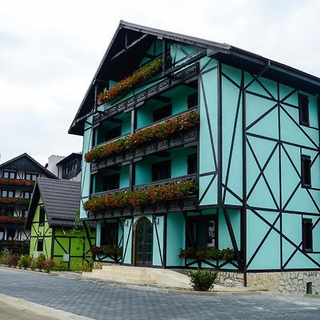 Vila Alsace Podu' Cu Lanturi Bacau Exterior photo